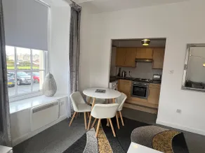 Ayr Cozy Corner Apartment - Image 5