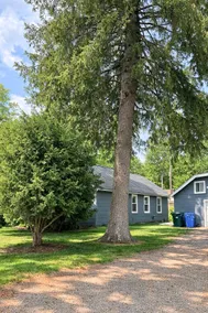 Close to Wisconsin Dells freshly renovated home! - Image 5