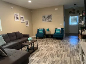 Modern Southern Retreat, Family Friendly & Wi-Fi - Image 4