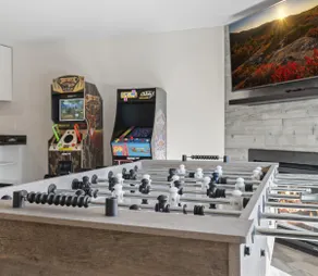 The Nordic Chalet | New Reno! | Hot Tubs | Skiing - Image 4
