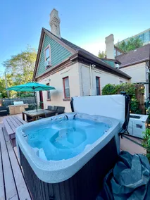 Gorgeous home with pool & tub in downtown Denver - Image 4