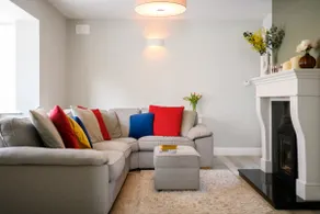Town Centre. Family Home. Private Parking. - Image 4
