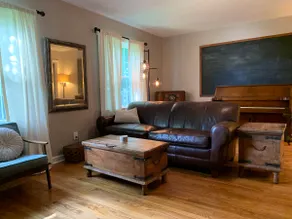 Entire home on 7 acres - unwind near campus/town - Image 3