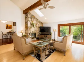 One of a kind 5B Retreat with Pool table and Sauna - Image 2