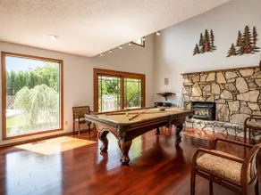 One of a kind 5B Retreat with Pool table and Sauna - Image 3