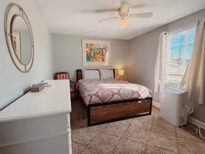Quiet 1BR Near SGMC · Weekly & Monthly Rates - Image 2