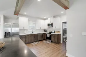 Newly Remodeled House close to downtown Sheridan - Image 4