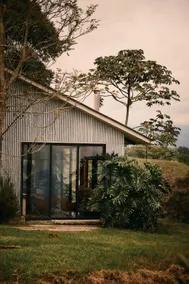 Country house with campfire and nature in Filandia - Image 3