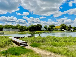 Stunning Hamptons Waterfront Escape w/ Sunset View - Image 2