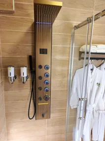 Family Bungalow 5 in front of a pool - Image 2