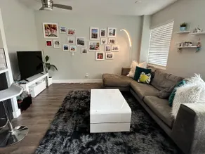 Clean Modern Look Condo Next to Convention Center - Image 2