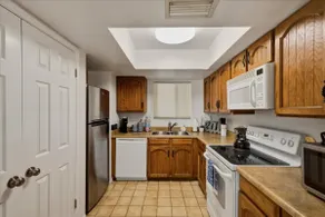 Cozy 2 bedroom Condo with Golf Course views - Image 5