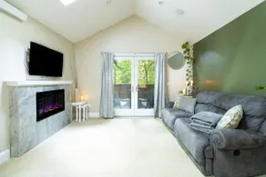 Mt Baker Getaway | King Suite with fireplace - Image 3