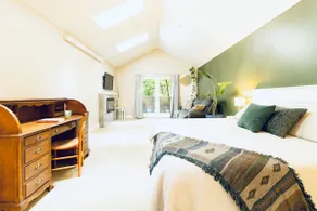 Mt Baker Getaway | King Suite with fireplace - Image 2