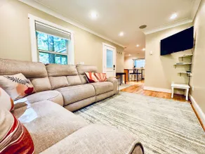 Mt Baker Getaway | King Suite with fireplace - Image 5