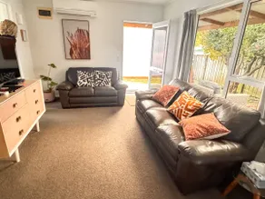 Railway Lane Guest House - Image 2