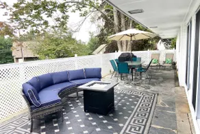 2 Mi to Lake Winnipesaukee! Group Hideaway - Image 2