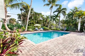 Tropical Oasis - 4 BE/2BA- 8 beds - Heated Pool - Image 3