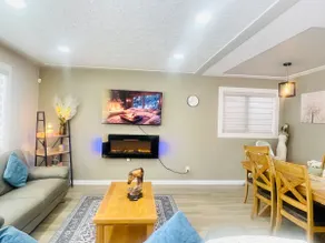 Beautiful House | 5 Bed | Private Hottub| Rec Room - Image 2