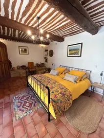 Charming love nest w/ kitchenette & patio - Image 5