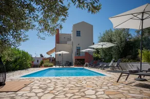 Villa Artia - Subtle elegance in a seaside village - Image 2