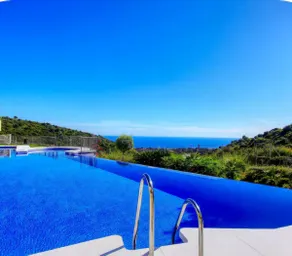 Unique Designer Apartment - Image 4
