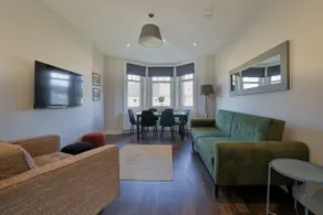 The White City Apartment - Image 4
