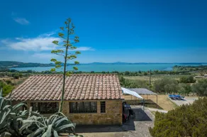 Rustikal mit Pool- und Seeblick - APT ARATRO - Image 2