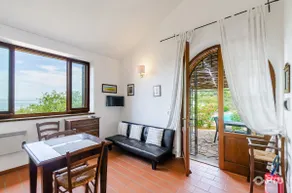 Rustikal mit Pool- und Seeblick - APT ARATRO - Image 4