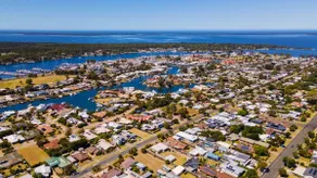Aqua Vista - 4BR Retreat, Fireplace, Pet-Friendly - Image 2
