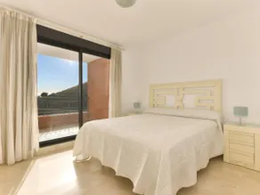 2 bedroom apartment with side sea view - Image 5