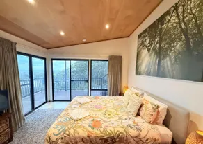 Serendeva: 5 acres, valley views, dogs welcome - Image 5