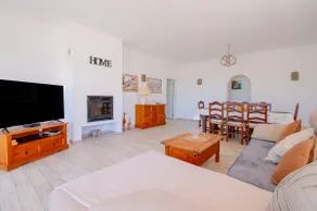 Villa Montenegro - Superbly Located Family Vila - Image 3