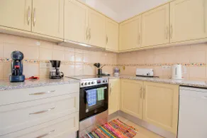 Villa Montenegro - Superbly Located Family Vila - Image 4
