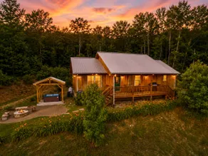 Spend Christmas at Sunset Ridge~Hot Tub+Fire Pit! - Image 5