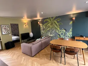 Terrace & view of Lyon/Fourvière – 2 bedrooms – Air-conditioned - Image 3