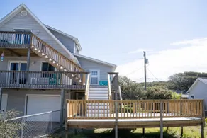 Walk to beach and sound, Pet Friendly Beach House - Image 3