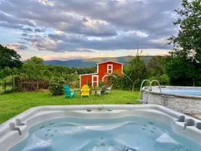 Luray Country Cottage - Pool, Hot Tub & Views - Image 3