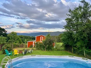 Luray Country Cottage - Pool, Hot Tub & Views - Image 2