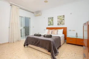 Villa Sunset | 5 Bedrooms | Car Not Required - Image 2