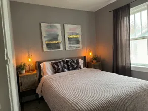Unique Downtown Apartment - Image 2