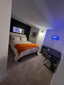 Cozy basement - Image 5