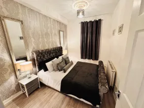 THE LION’S REST - BOUTIQUE APARTMENT SUITE. - Image 4
