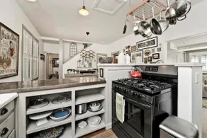 Healdsburg Plaza Gem-Hot Tub and Tastings Included - Image 3