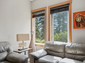 Spacious Getaway near Banff w/ Heated Pool! - Image 2