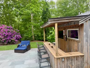 Oak Bluffs with Pool! Perfect for Entertaining! - Image 4