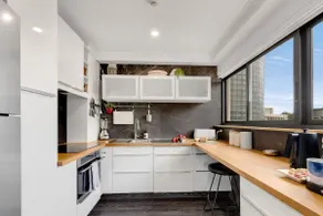 Ultimately located Modern City Apartment + Parking - Image 5