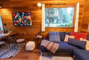 Cedar Cabin nestled in Glacier Springs with Sauna - Image 4