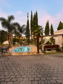 Country house with pool - Image 3
