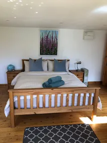 Secluded garden cabin - Image 2